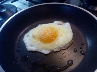 Jak uvařit pohanku s glazovanou červenou řepou a parmazánovým vejcem | recept