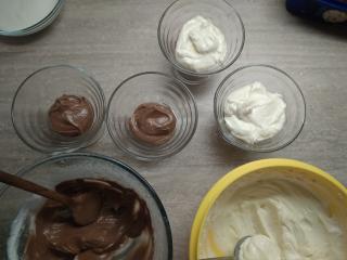 Jak na čokoládový krém z bílé a tmavé čokolády | recept