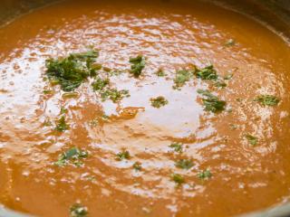 Jak připravit indickou rajčatovou polévku