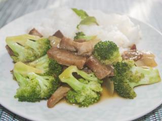 Jak připravit čínské vepřové maso s brokolicí | recept
