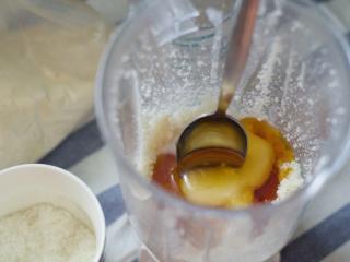 Jak připravit zdravé kokosové kuličky | recept na nepečené cukroví Jak připravit zdravé kokosové kuličky | recept na nepečené cukroví
