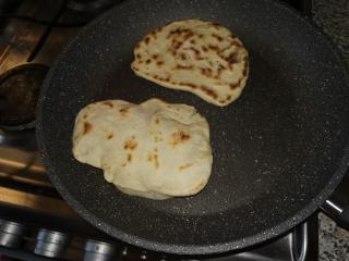 Jak upéct indické placky naan | recept