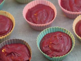 Jak upéct red velvet cupcakes z červené řepy | recept