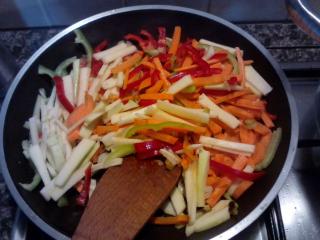 Jak na rychlé těstoviny s restovanou zeleninou | recept