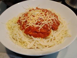 Jak na omáčku k těstovinám se zeleninou a salámem | rychlý recept Jak na omáčku k těstovinám se zeleninou a salámem | rychlý recept