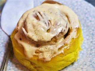 Jak upéct dýňové skořicové rolky | recept Jak upéct dýňové skořicové rolky | recept