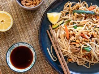 Jak na kuřecí citronovou směs s nudlemi soba | recept