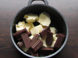 rozpuštění másla a čokolády
