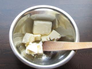 příprava tradičního máslového základu Grónské pomazánky
