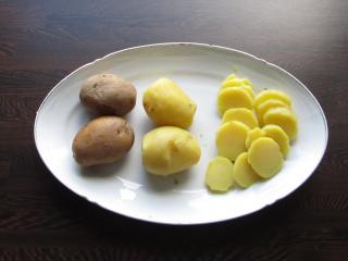 brambory připravené k zapékání
