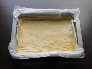 Jak upéct krémovník s tmavou tvarohovou náplní a sladkou sněhovou krustou | recept Jak upéct krémovník s tmavou tvarohovou náplní a sladkou sněhovou krustou | recept