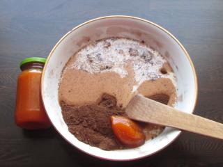 propojení marmelády a sypké i vláčné složky bezlepkového těsta