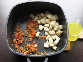 zapojení vývaru a brambor do vaření