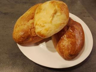 Jak na kynuté pirohy s jablečnou náplní | recept Jak na kynuté pirohy s jablečnou náplní | recept
