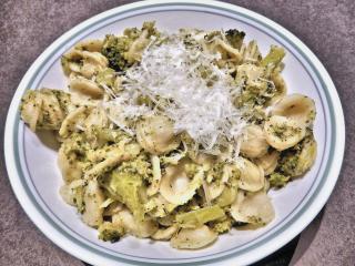 Jak udělat těstoviny zapečené s brokolicí | recept