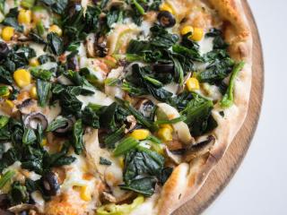  Jak upéct celozrnnou špaldovou pizzu se špenátem | recept