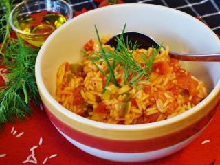 Jak připravit rýžový salát s kuřecím masem | recept