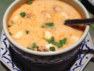 Jak připravit thajskou kuřecí polévku | recept