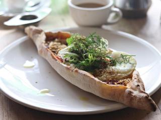 Jak upéct turecký plněný chléb – pide | recept.